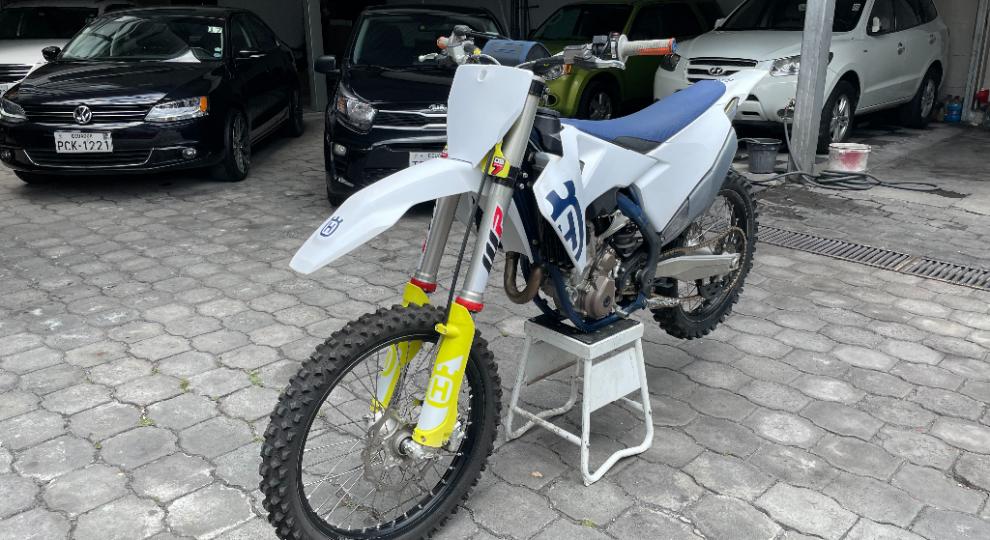 Husqvarna F250 2020 Quito