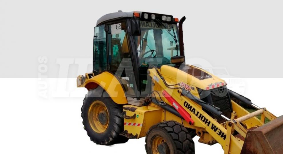 New Holland B95B 2011 Sangolqui