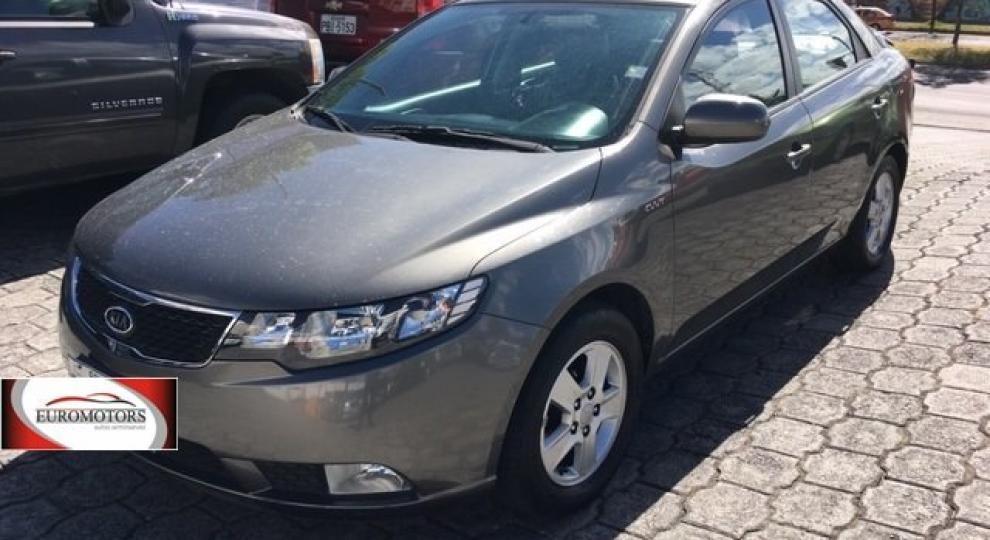 Kia Cerato Forte 2015 Quito
