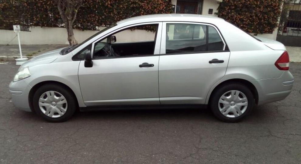 Nissan Tiida 2015 Quito