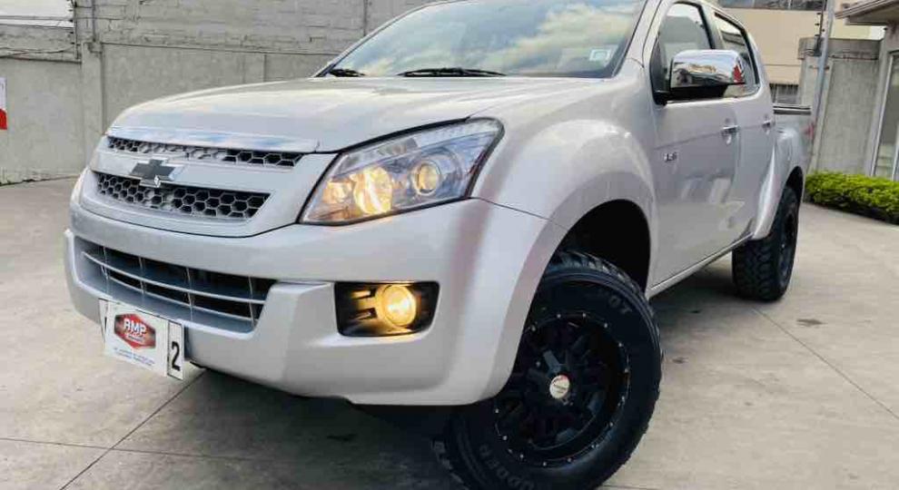 Chevrolet D-MAX CRDI FULL AC 3.0 CD 4X4 TM DIESEL 2017 Cuenca