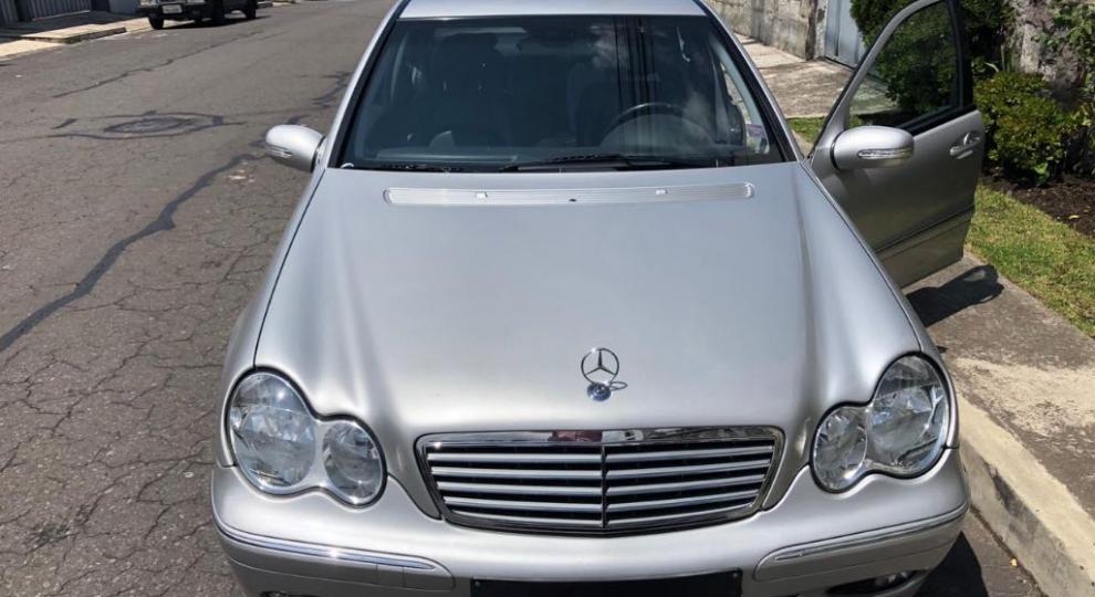 Mercedes Benz C200 K 2002 Quito