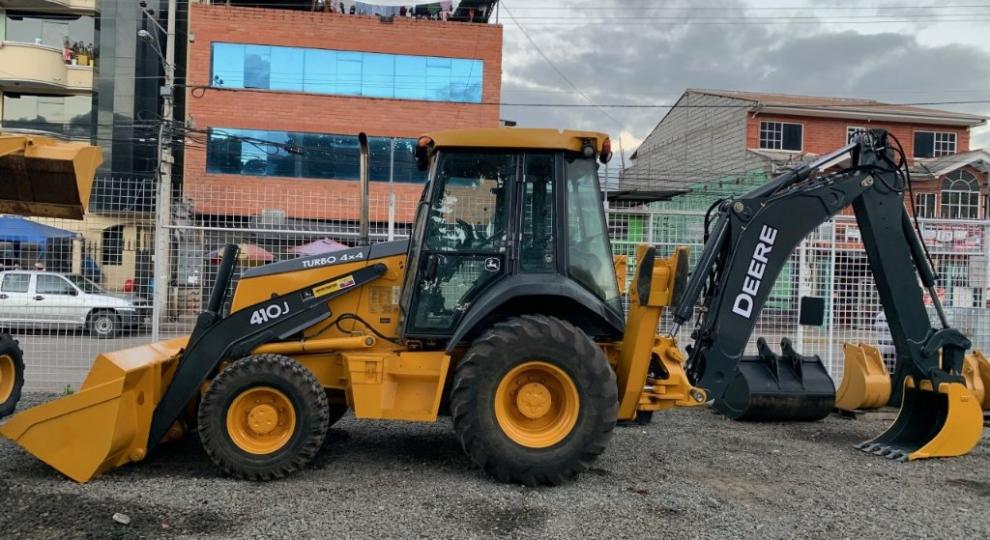 John Deere 410J 2010 Cuenca