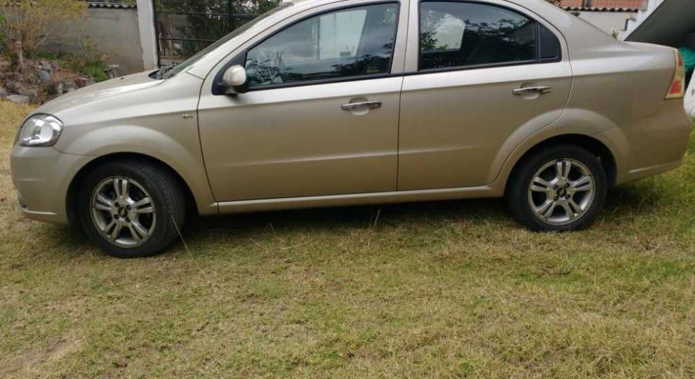 Chevrolet Aveo Emotion 2016 Quito