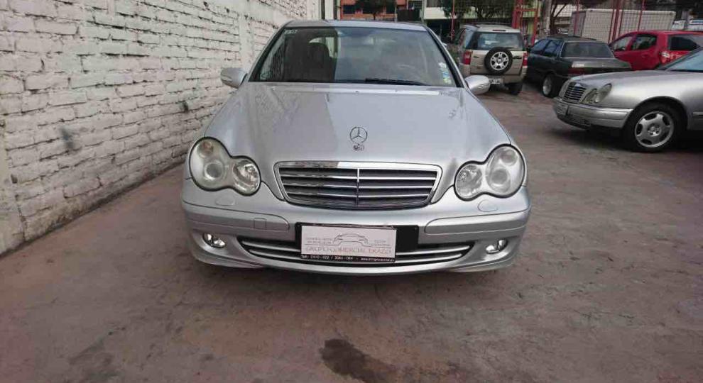 Mercedes Benz C230 V6 2006 Quito