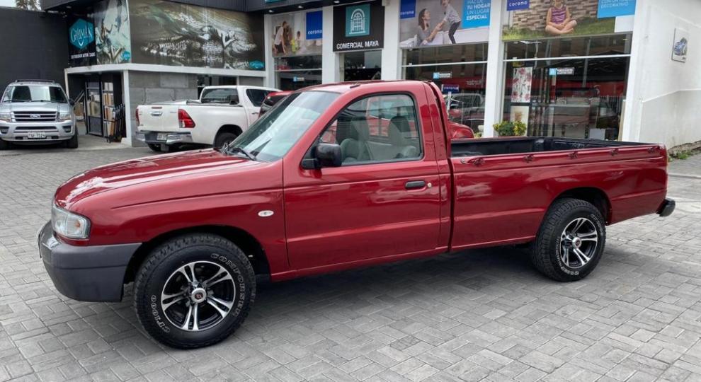 Mazda B2200 CS 2002 Ambato