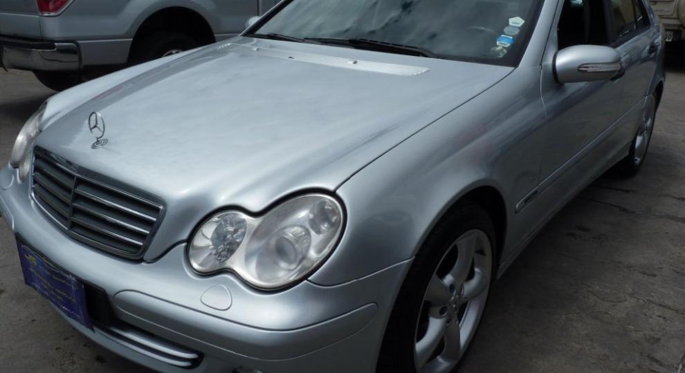 Mercedes Benz C230 2006 Cuenca