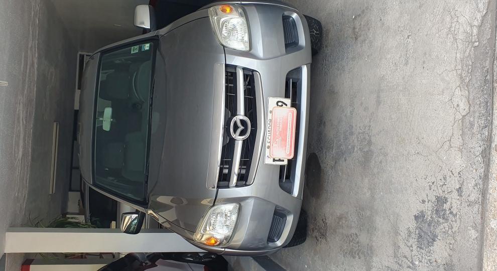 Mazda BT-50 CD ACTION 2.6 2015 Quito