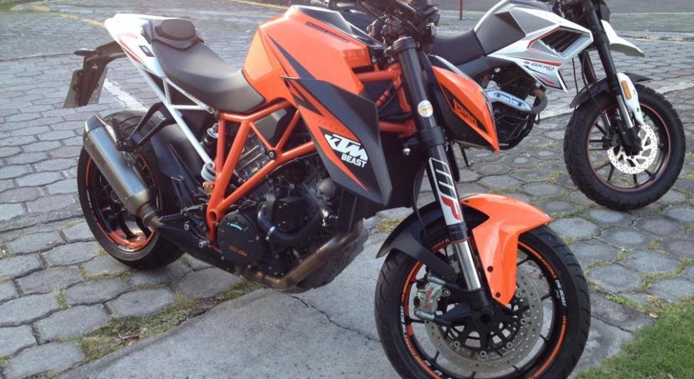 KTM SUPER DUKE 1290 2014 Quito
