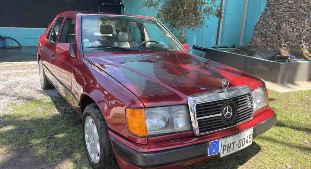 Mercedes Benz 300E 1985 Quito