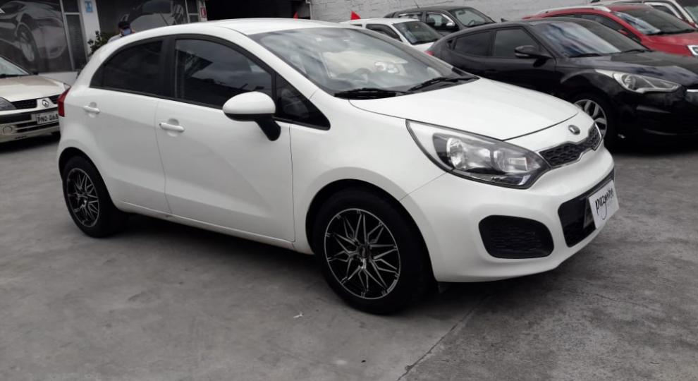 Kia Rio R 2015 Quito