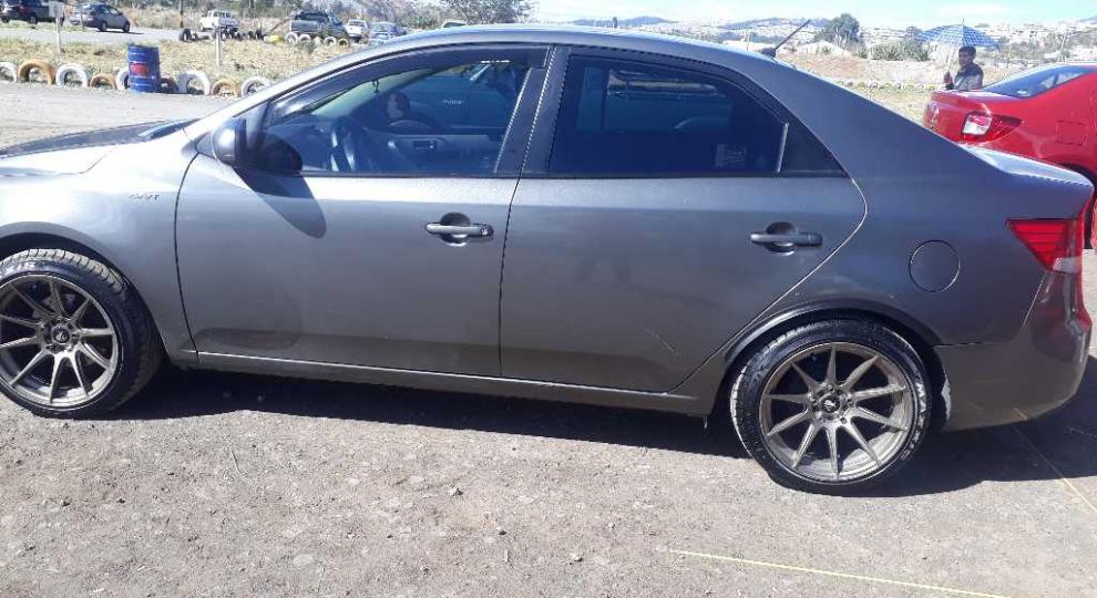 Kia Cerato Forte 2015 Quito