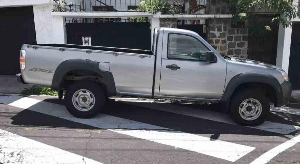 Mazda BT-50 CS 2.6 2014 Quito