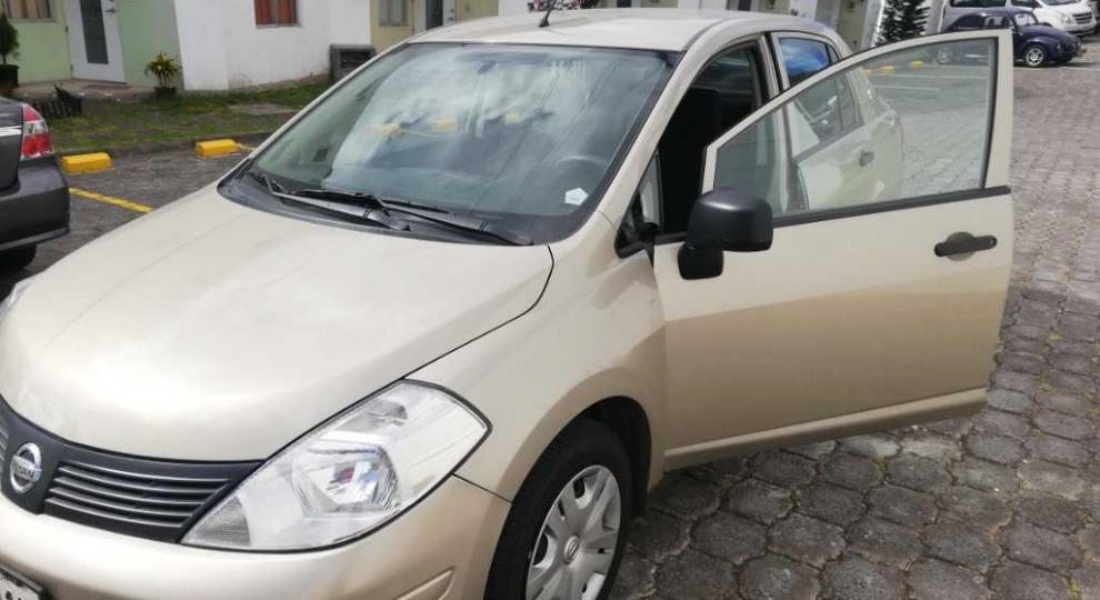 Nissan Tiida 2015 Quito
