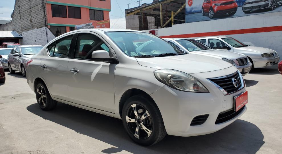 Nissan Versa 2013 Quito