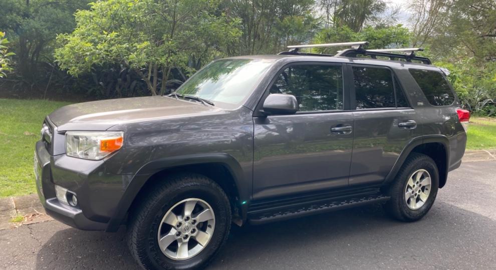 Toyota 4 Runner SR5 2013 Quito