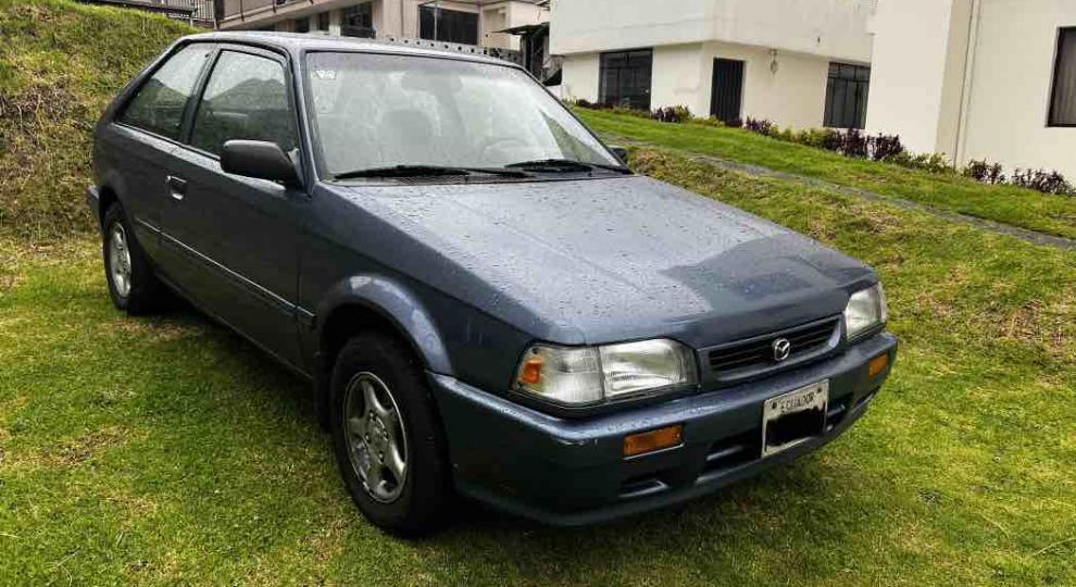 Mazda 323 2003 Quito