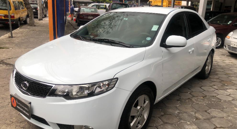 Kia Cerato Forte 2015 Quito