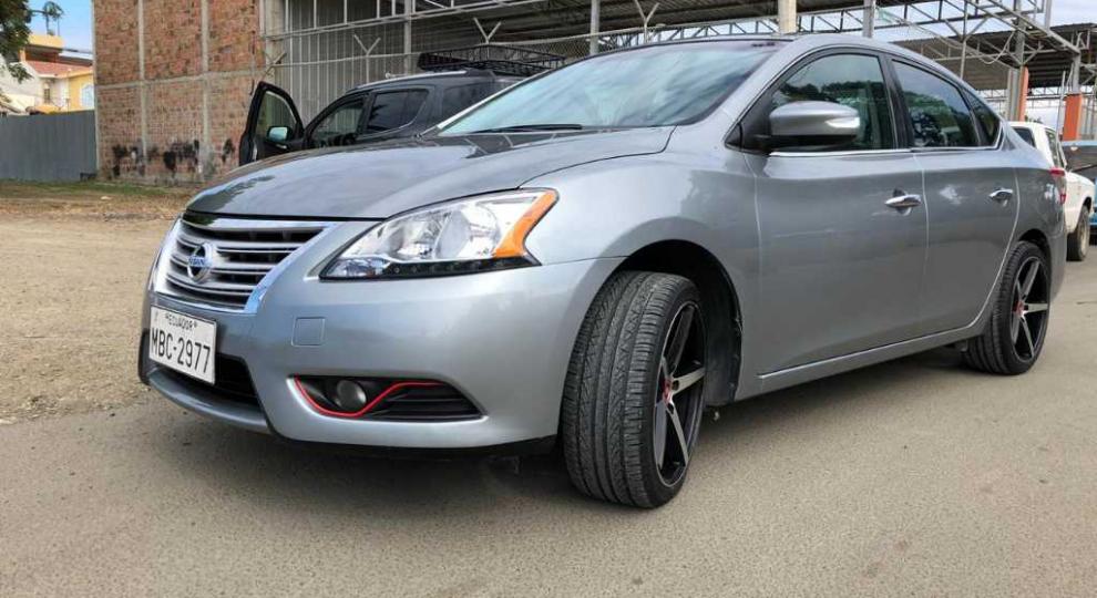 Nissan Sentra Exclusive xtronic CVT 2015 Manta
