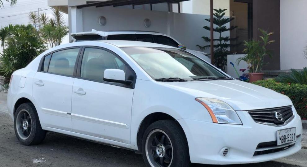 Nissan Sentra Sport 2013 Manta
