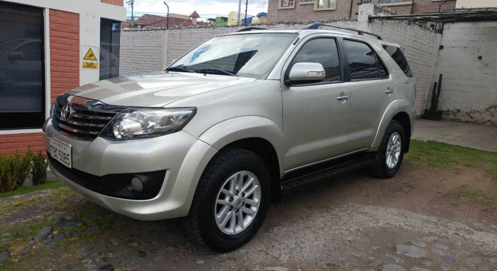 Toyota Fortuner 2.7 2012 Ambato