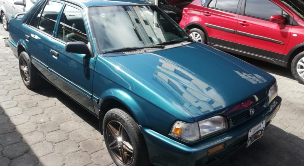 Mazda 323 1998 Quito