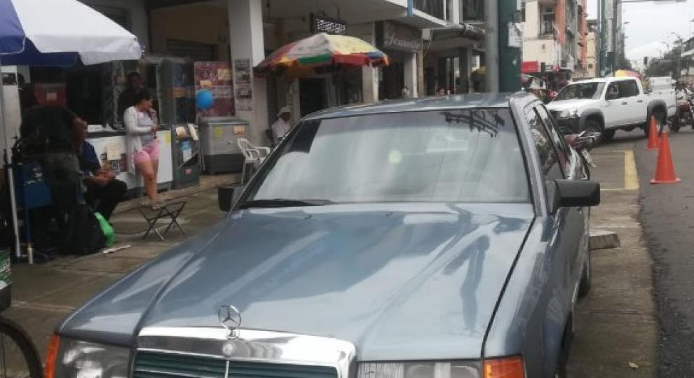 Mercedes Benz E230 1989 Babahoyo