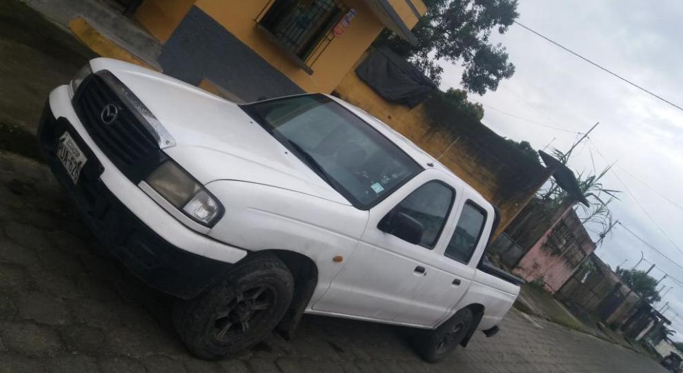 Mazda B2200 CD 2005 Manta