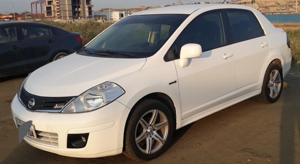 Nissan Tiida 2012 Manta