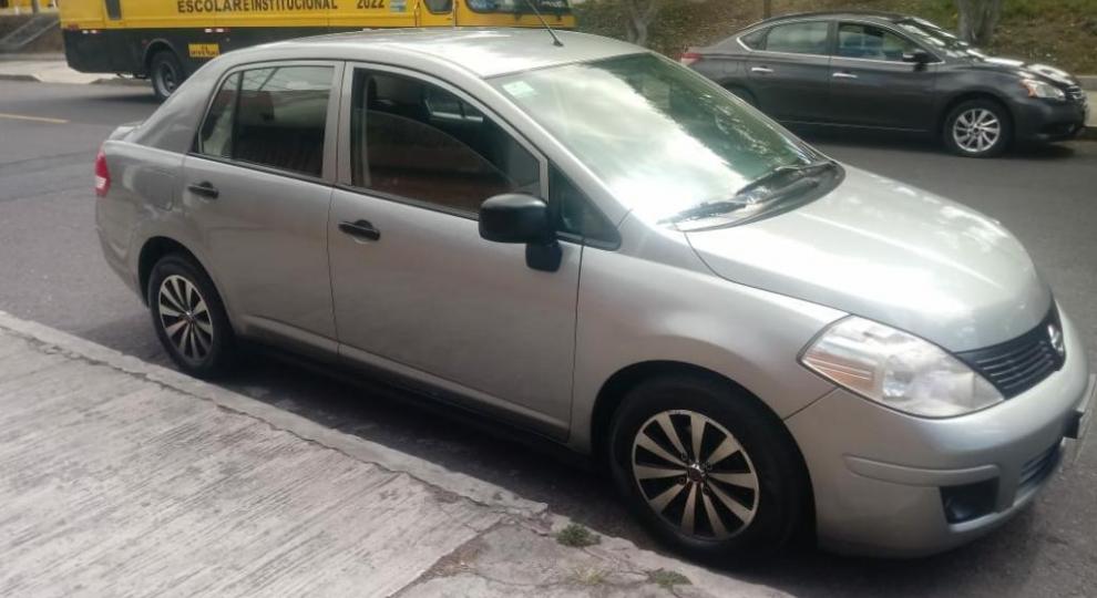 Nissan Tiida 2015 Quito
