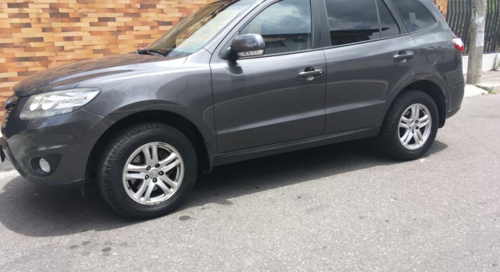 Hyundai Santa Fe 4x2 2011 Quito