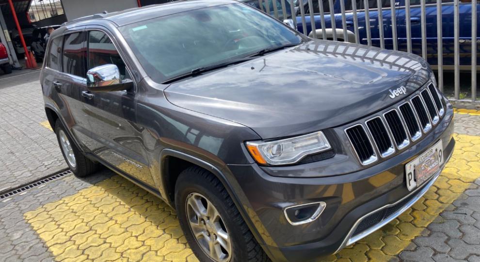 Jeep Grand Cherokee Laredo 2014 Quito