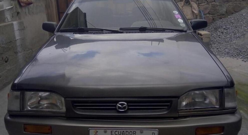Mazda 323 1998 Quito