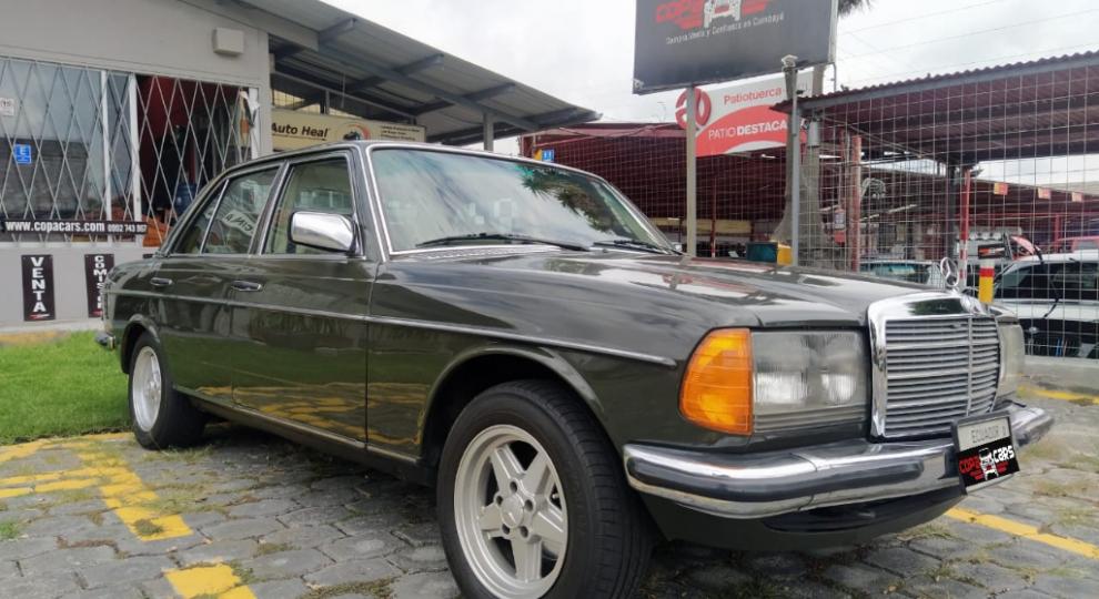 Mercedes Benz 280E 1977 Quito