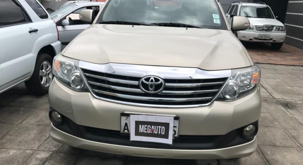 Toyota Fortuner 2.7 2013 Loja