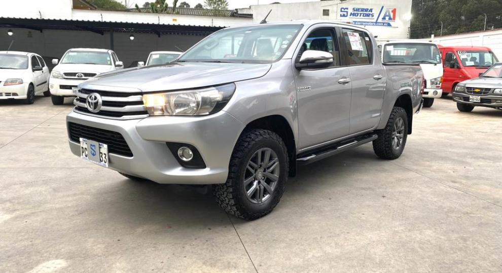 Toyota New Hilux SR 2016 Cuenca