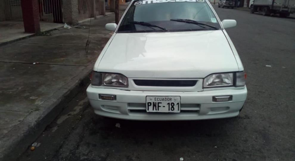 Mazda 323 1994 Guayaquil