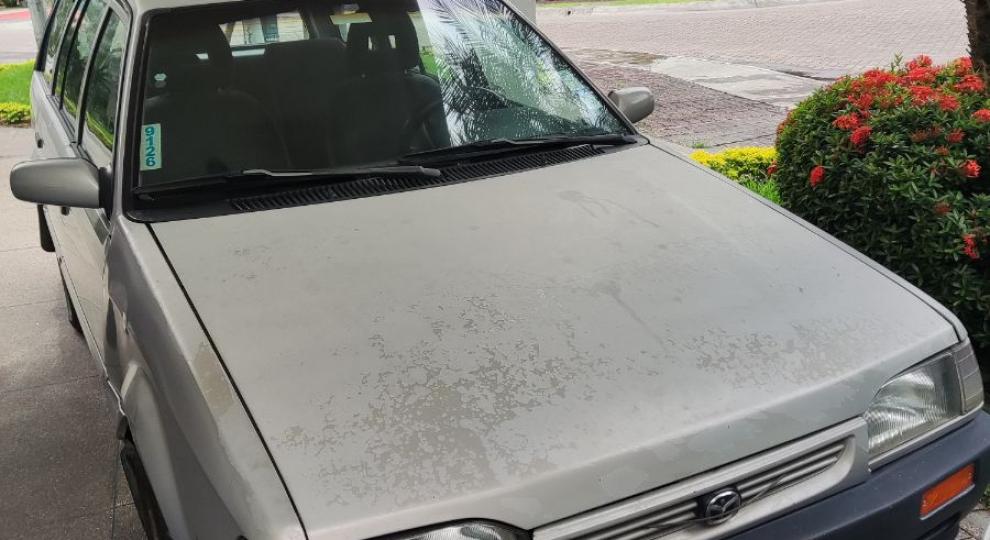 Mazda 323 1998 Guayaquil
