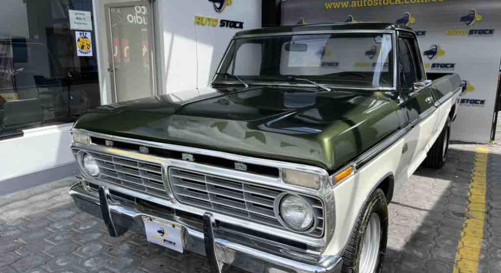 Ford F350 1975 Quito