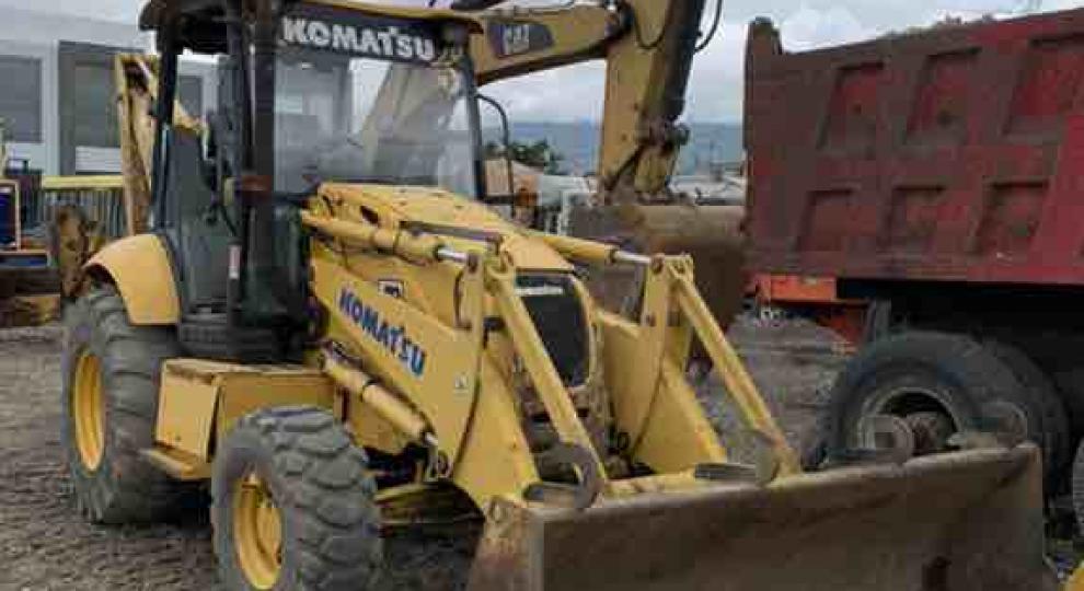 Komatsu WB140-2N 2010 Ambato
