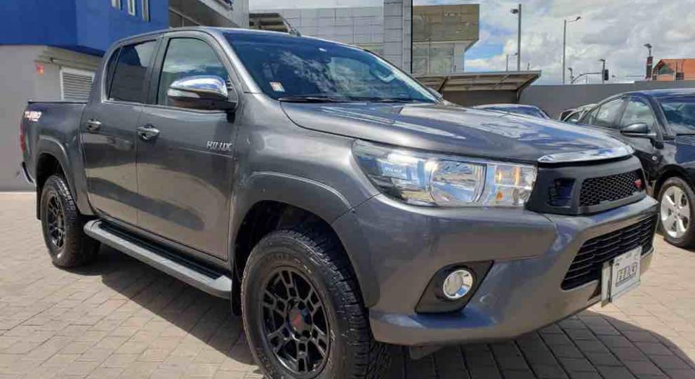 Toyota Hilux CD 4x4 Diesel 2019 Cuenca
