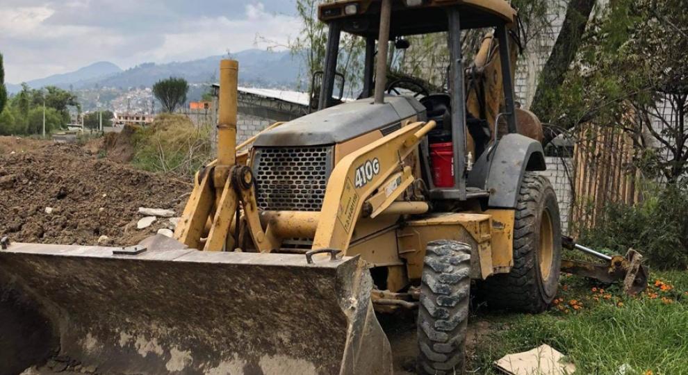 John Deere 410G 2004 Gualaceo