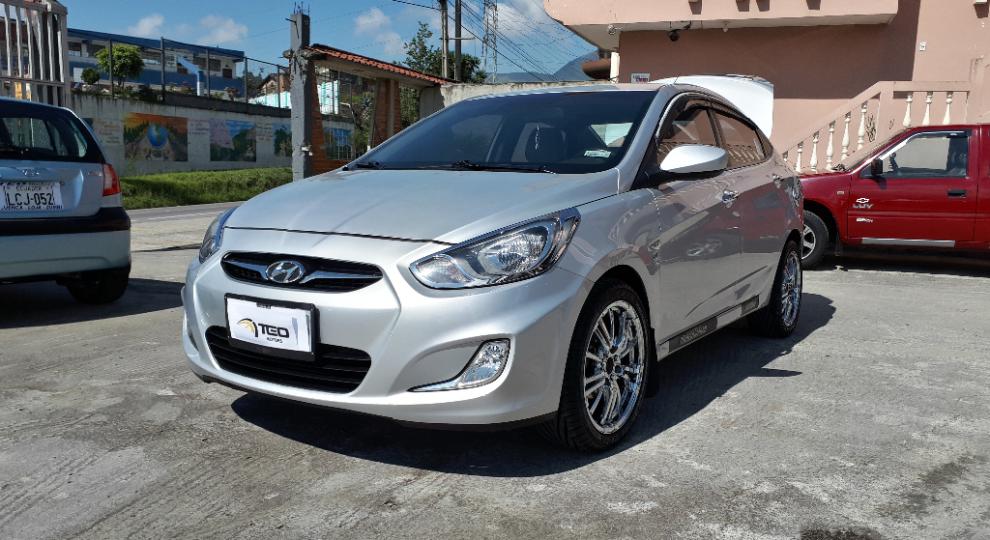 Hyundai Accent 2012 Loja