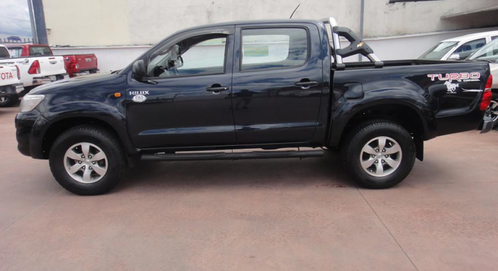 Toyota Hilux CD 4x2 Diesel 2014 Cuenca
