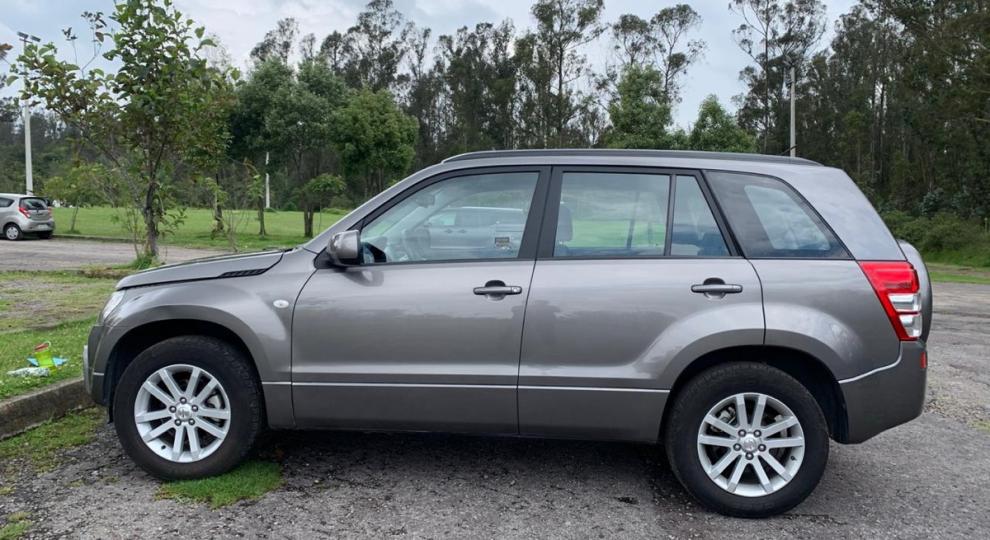 Suzuki Grand Vitara SZ 2.4 2012 Quito