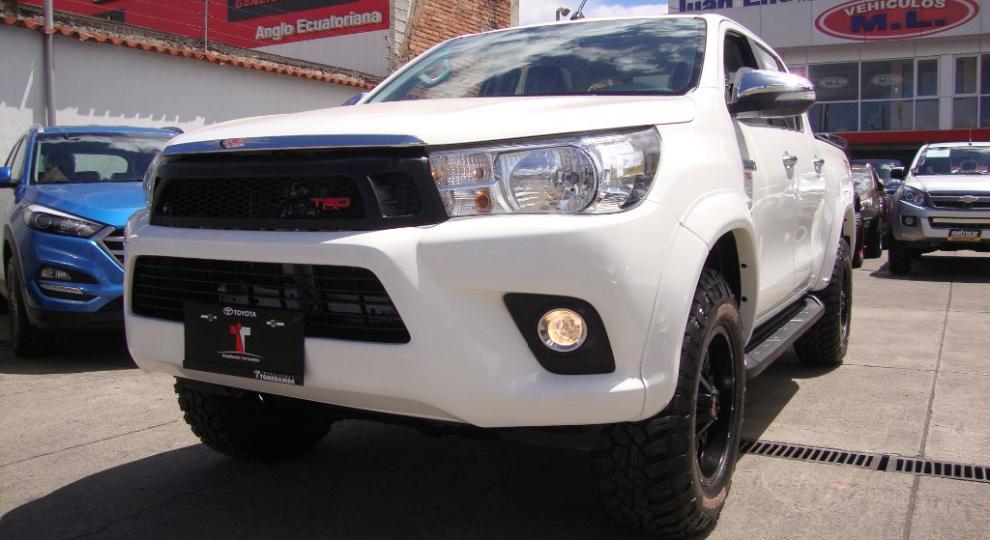 Toyota Hilux SR AC CD 2016 Cuenca