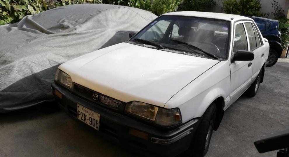 Mazda 323 1998 Quito