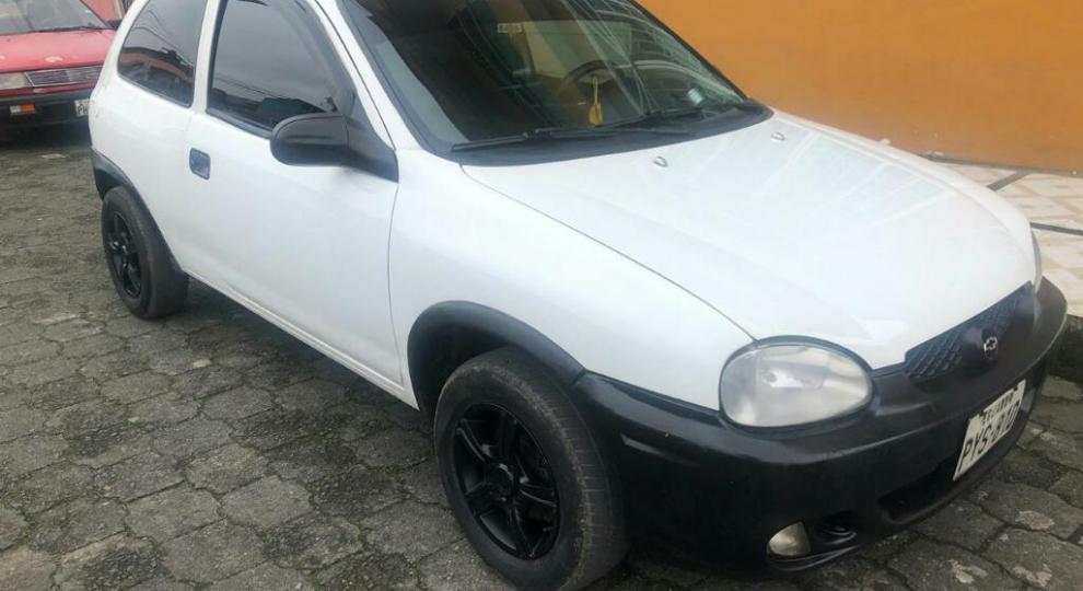 Chevrolet Corsa 2002 Manta