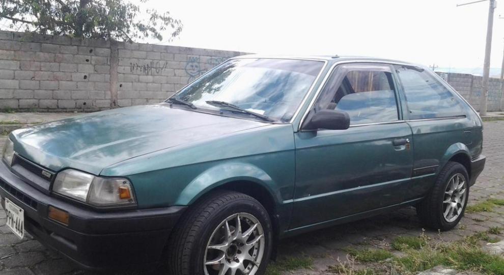 Mazda 323 1996 Quito