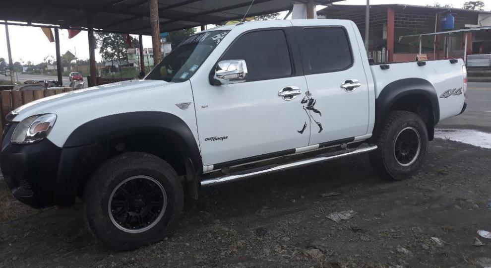 Mazda BT-50 2012 Manta
